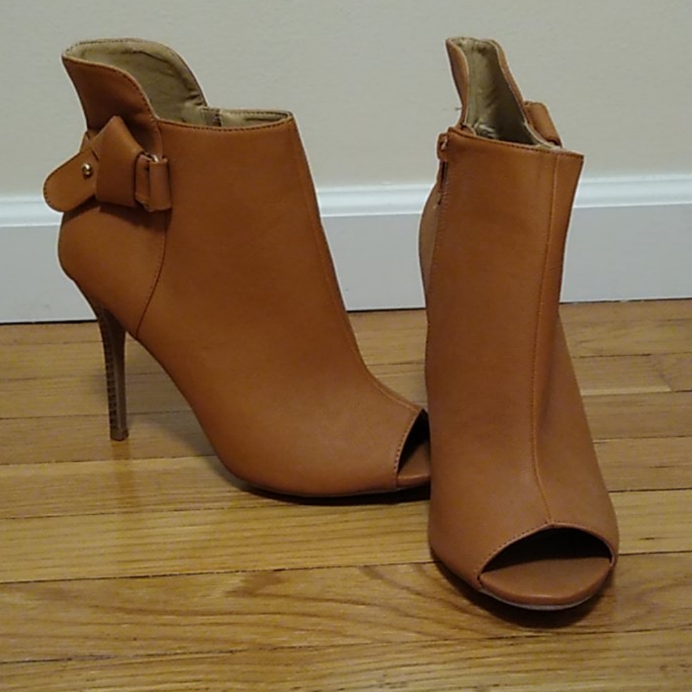 Open toe bootie